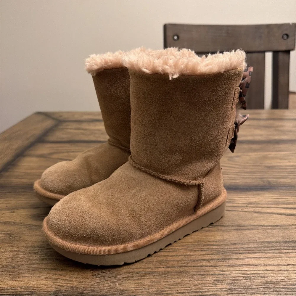 Kids Size 13C Uggs With Double Bows Brown …G5